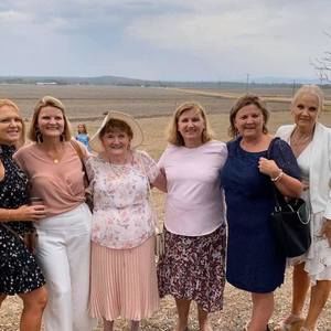 Meet your Posher, Debbie